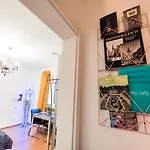 Modernes Zimmer am Park mit Garten, Hühner&Enten